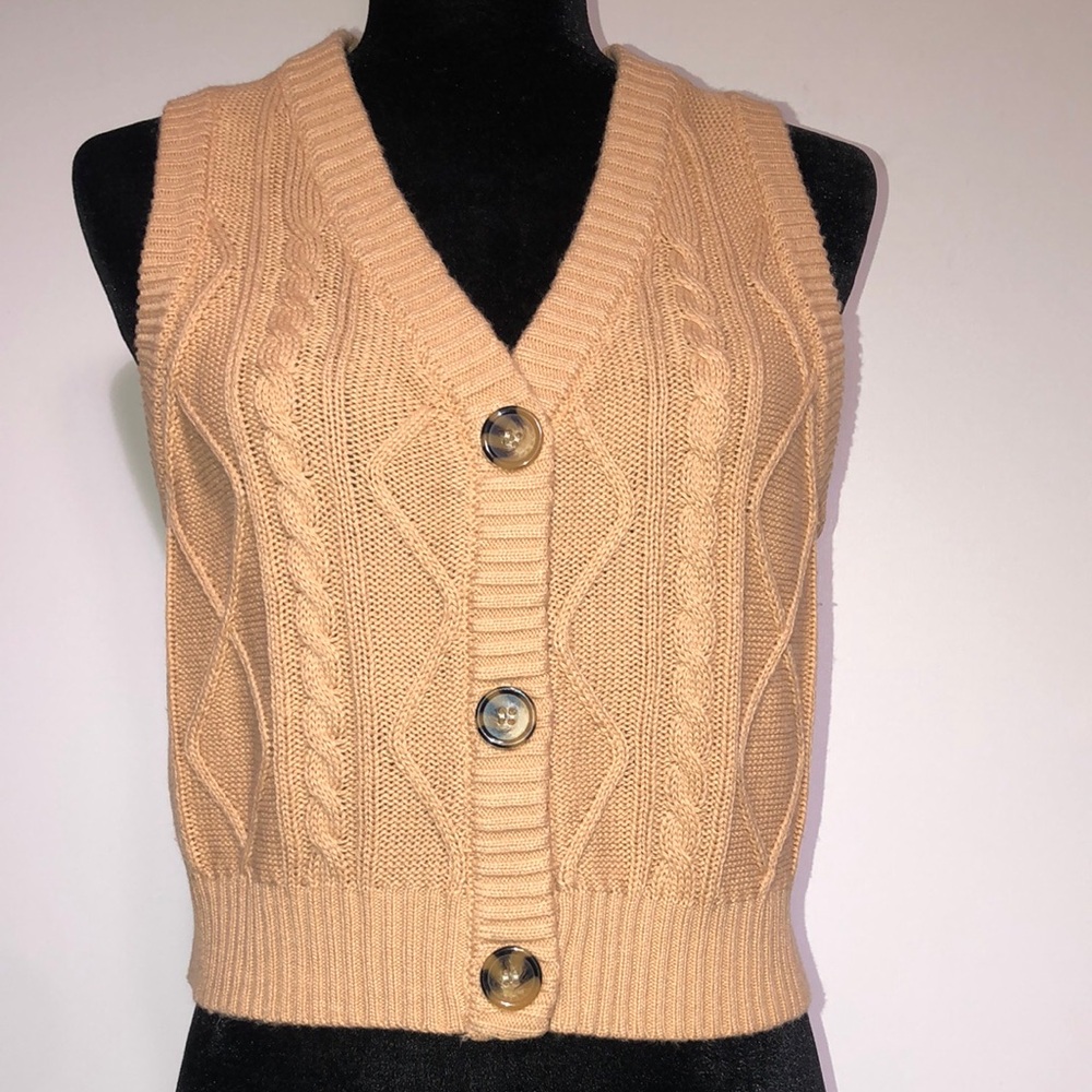 PREOWNED SAY WHAT? TAN CROP BLOUSE VEST TOP SZ XL SOFT AND STRETCHY